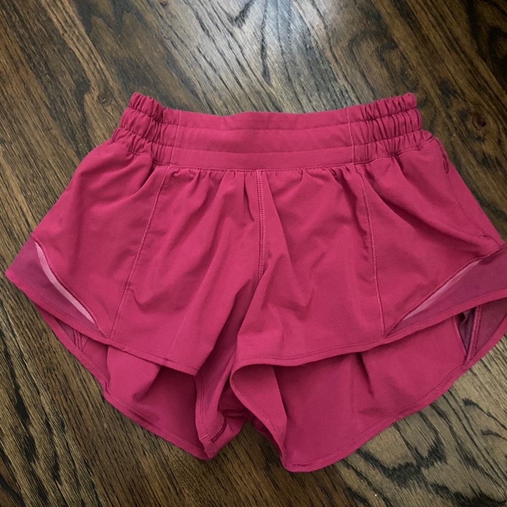 lulu lemon hottie hot shorts 2.5